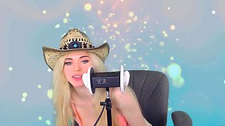 Tempting blonde teen Elisa sensual solo