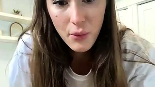 Hot brunette from squirt masturbating on webcam