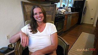 GILF Tips The Delivery Guy In A Very Special Way