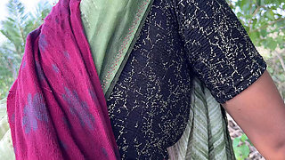 Desi Girlfriend Enjoy Outdoor Sex