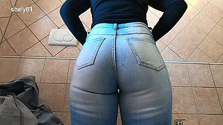 Try Skinny Jeans.the Stepsister Big Ass Struggles to Fit Her Booty Inside Her Jeans