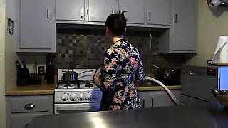 Bettie Bondage – A Hard Lesson With Mom