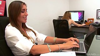 Anastasia Rose, Rilynn Rae And College Coeds In Eat Pussy For Lunch At The Office