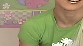 Come Chat with Me While I Finger & Masturbate My Teen Body