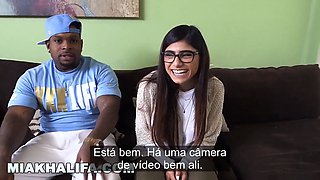 Mia Khalifa - obtendo suas entranhas reorganizadas pelo pênis grande de Rico Strong (com legendas!)
