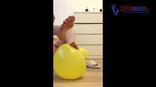 Feet & Balloons Crushing