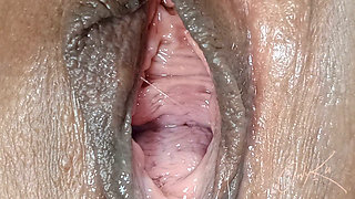 Close-up Beautiful Vagina, Juicy Masturbation with Dripping Clitoris Vibrator chapter 3