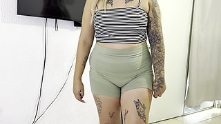 INFIDEL ARRIVES FROM THE GYM FULL OF HER TRAINER'S CUM