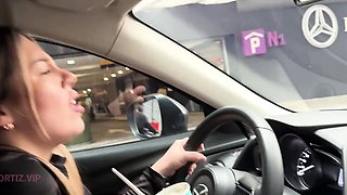 Dani Ortiz drives his car while his vagina vibrates INEDITO