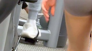 Daebone fat ass at the gym in grey