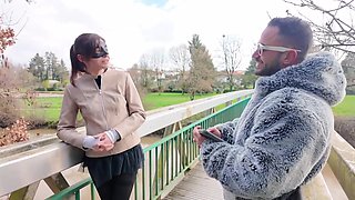 du bon sexe avec une coquine masquée