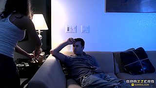 Llegando Tarde A Casa With James Deen, Ella Milano - Brazzers
