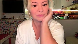 Blonde teen Sierras first erotic masturbation video