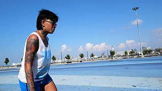 Skateboarding fail of big ass Thai MILF