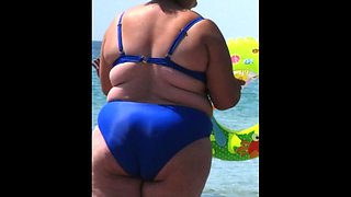Amazing BBW beach candid