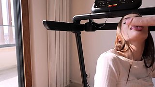 Bubblexgun Masturbates Oily Pussy With Dildo On Treadmill