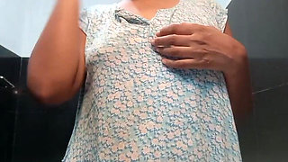 Sri Lankan Woman Seduces Her Partner via Video Call Until Orgasm Just Love with Big Boobs and Wet Pussy