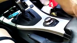 Mature franaise baise en voiture avec un gros clitoris
