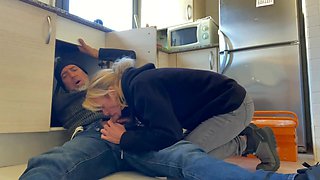 Blond mommy Gives Plumber A sweet Blowjob