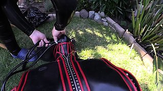 Amateur milf car outdoor handjob