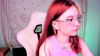 Amateur Webcam Teen Masturbates And Teases