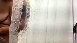 cam latina on bed nude, nude in the bath