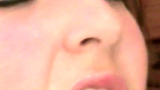 Brunette Babe Fingers Herself to Ecstasy in the Bath