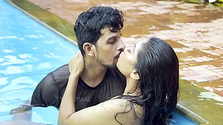 Hot Indian couple had sex while having fun in the swimming pool.
