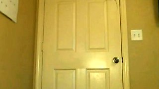 Ebony Webcam Girl Shows Off Her Big Ass