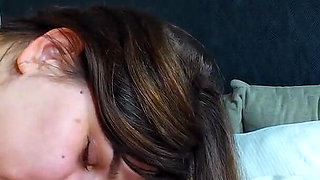 Amateur Wife Gets Her Pussy Filled with Cum in the Morning