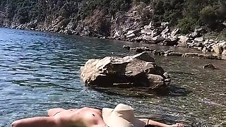 Public beach masturbation and pussy warming before sex