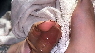 VenusCummand - Oiled Nylon Goddess: Natural Toes Gripping