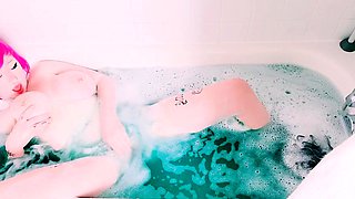 Amateur wild chick solo masturbation