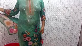 Desi Girl Shower Solo - Hot Homemade Bathroom Fun