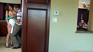 Ace In Her Hole With Chris Johnson, Nicki Hunter - Brazzers