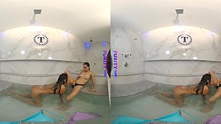 PURITYVR Playful girls Luana and Kelly