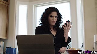 IT rep Jay Smooth fucks babe Victoria Voxxx