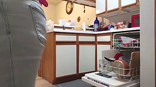 Buttcrack reveal unloading dishwasher