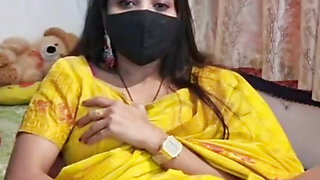 Indian girl Madhu fingering in pussy and showing sexy figure