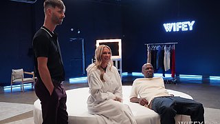 Chocolate Rod pounds wet pussy of Kaci Kennedy in interracial action